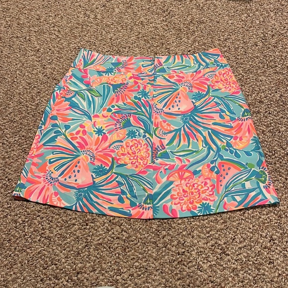 Lilly Pulitzer … Jonas skort… size 6 - Picture 2 of 4